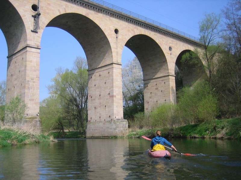 Diemel: Eisenbahnbrücke Haueda